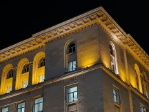 Low light, telephoto cameras: Oppo Find X9 Pro (3x) - 70mm, f/2.1, ISO 3200, 1/14s (4096x3072px) - Honor Magic8 Pro vs. Oppo Find X9 Pro vs. vivo X300 Pro