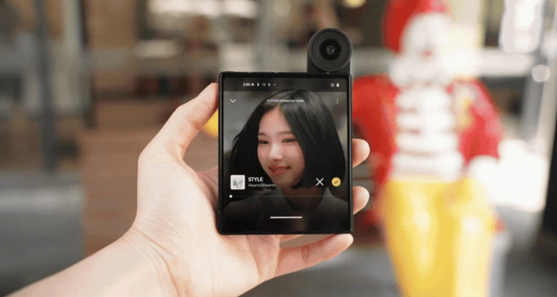 Oops, all cover screen! The Ikko MindOne Pro is like a Galaxy Z Flip 7 without the flip