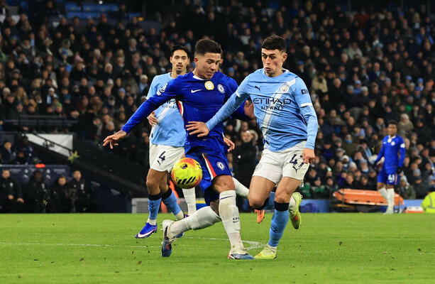 Managerless Chelsea dent Manchester City's title hopes · The 42