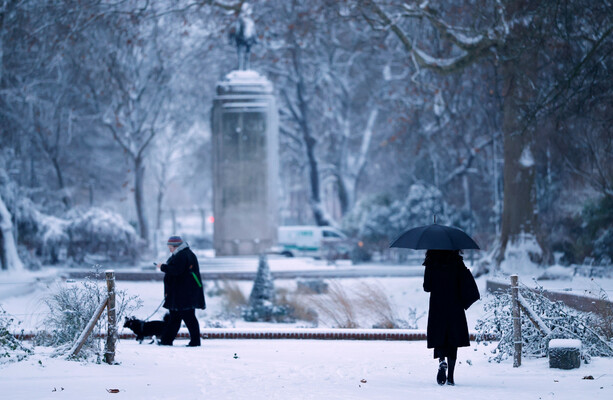Flights cancelled in Paris as snow and icy weather continues across Europe - The Journal