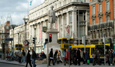 What winter hides, summer reveals