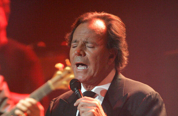 Julio Iglesias faces inquiry into sexual assault and human trafficking allegations - The Journal