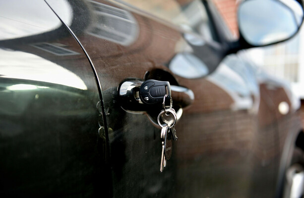 Staff at leading Irish insurance underwriter say they've been left without pay as firm enters liquidation