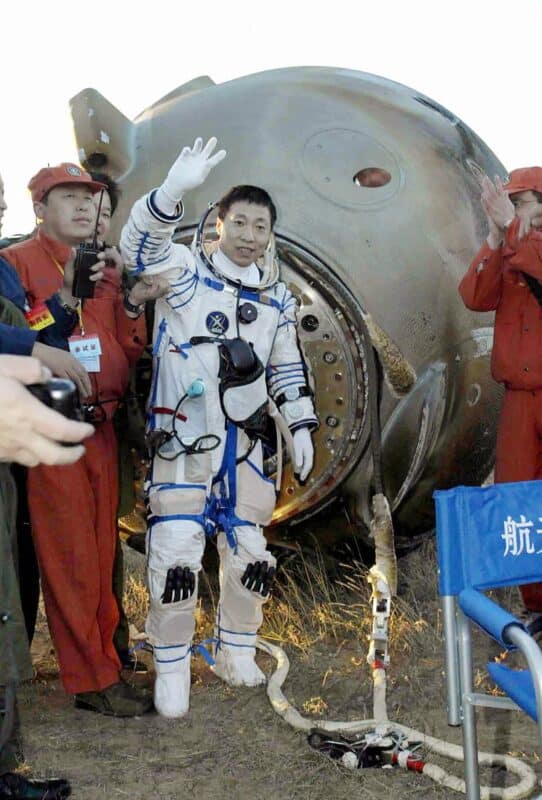 Liwei Waves After Emerging From The Shenzhou V Space Capsule In Inner Mongolia In 2003.
