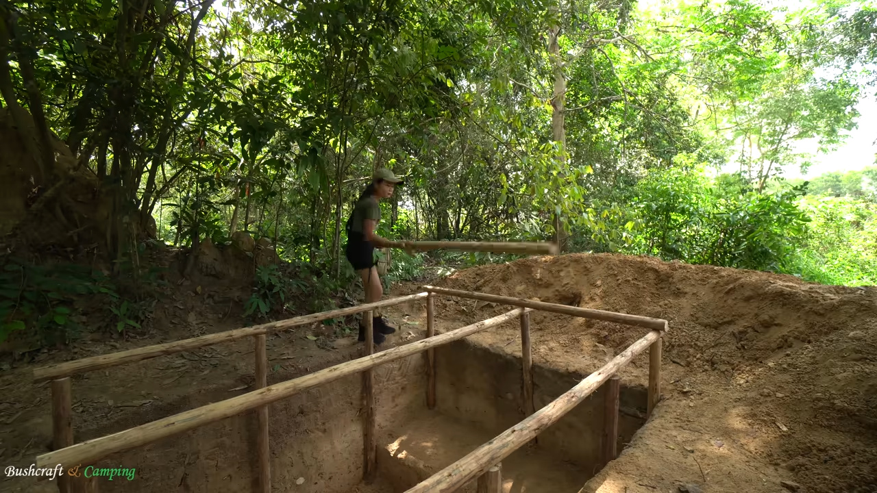 In just 32 days, a woman builds a completely self-sufficient underground wooden house, lives off the power grid, and creates a hidden refuge in nature.