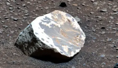 Strange white rocks on Mars hint at millions of years of rain
