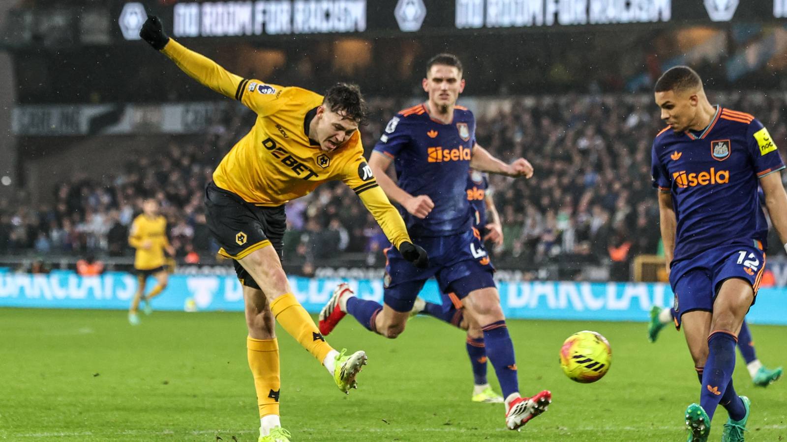 Crystal Palace and Leeds given Jorgen Strand Larsen update after major deal twist