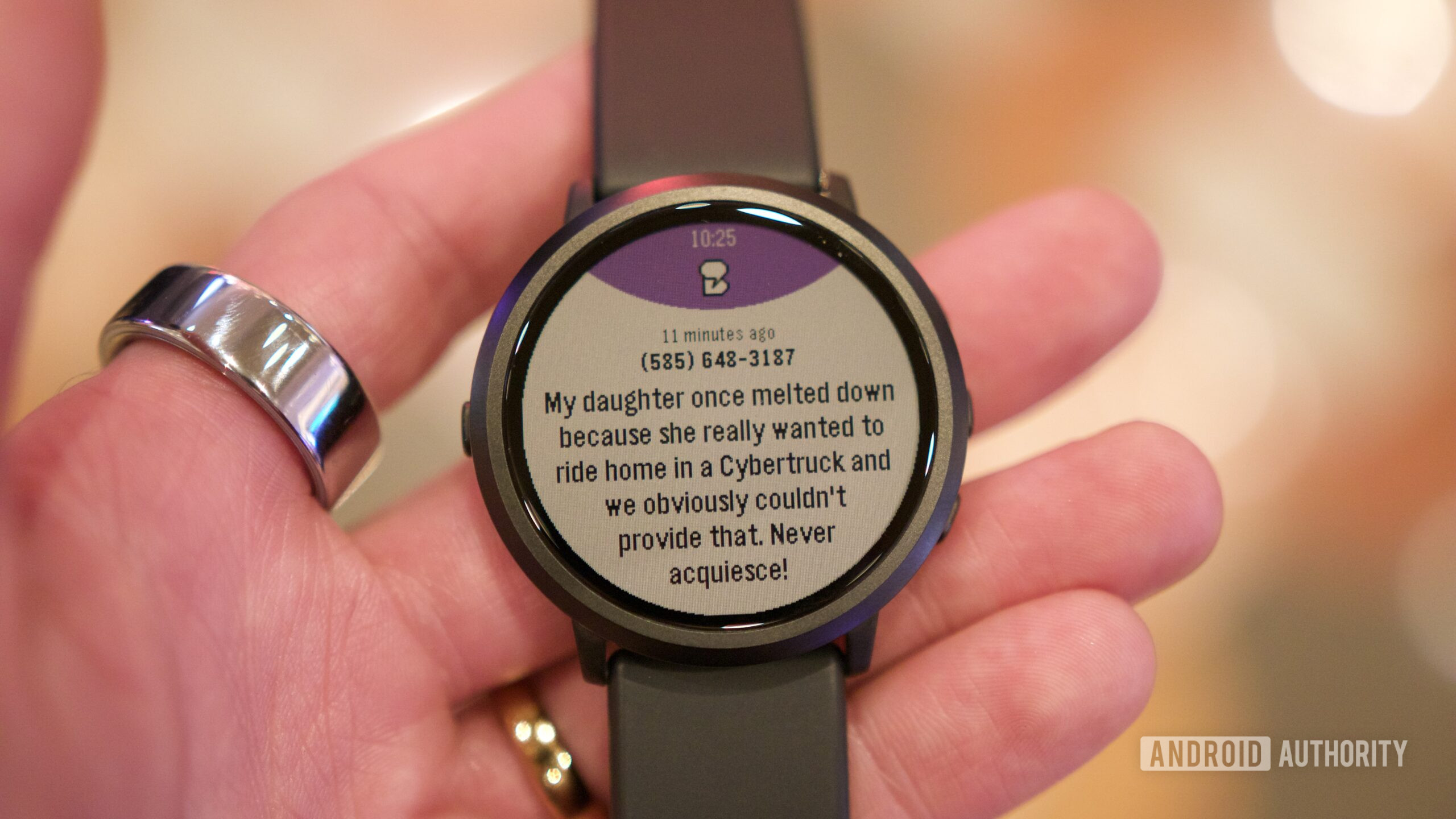 A notification displayed on the Pebble Round 2.