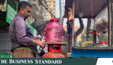 Amid LPG crisis, street vendors might soon have to raise prices