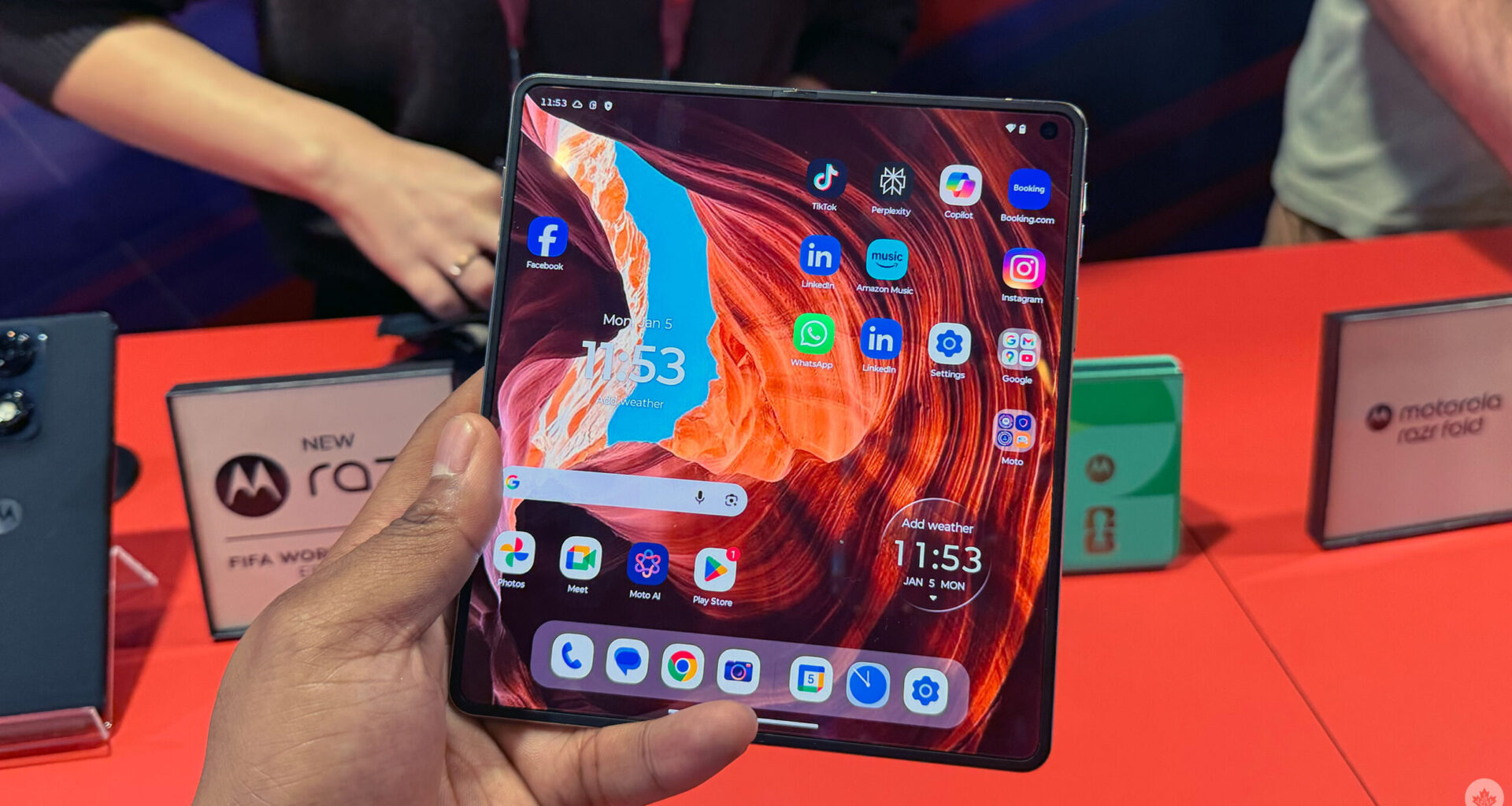 Motorola competes against Samsung and Google with new Razr Fold