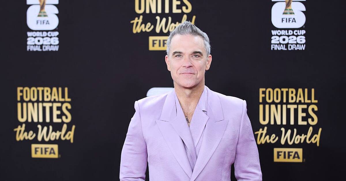 Robbie Williams overtakes The Beatles with album record