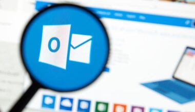 Microsoft Outlook on iOS freezes due to coding error