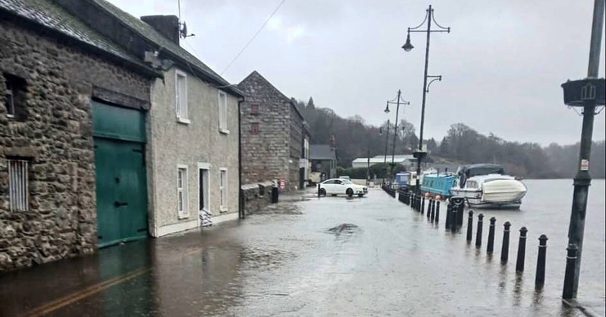 Kilkenny's river Barrow floods, water restored to north Dublin homes