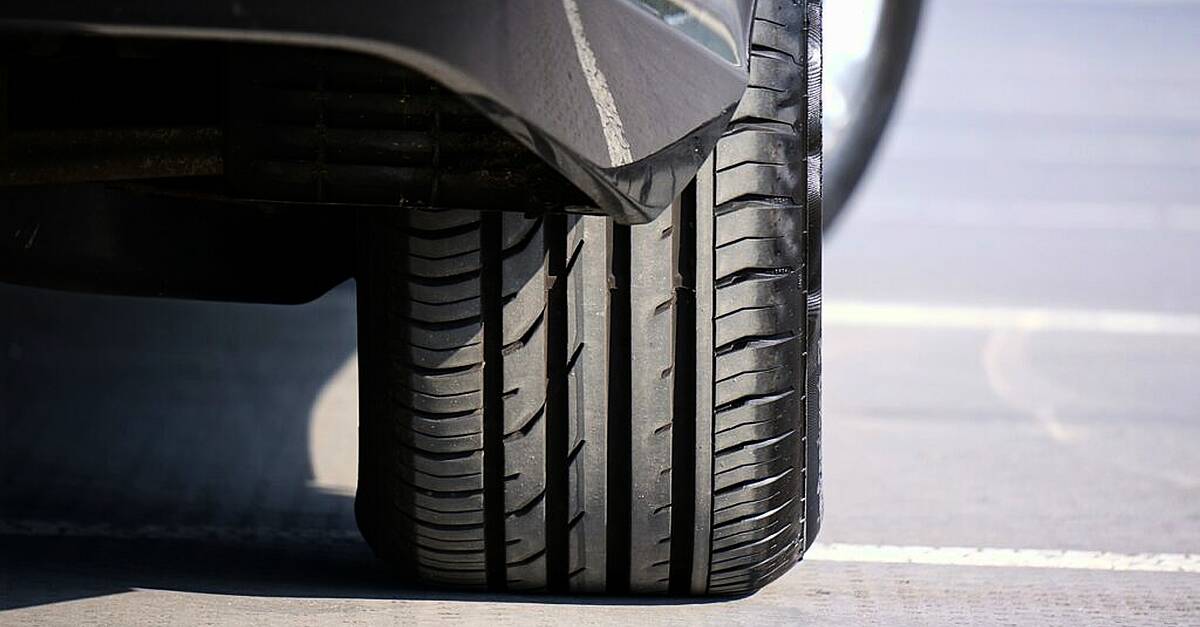 Teen avoids custodial sentence after speeding on wrong side of road during car chase