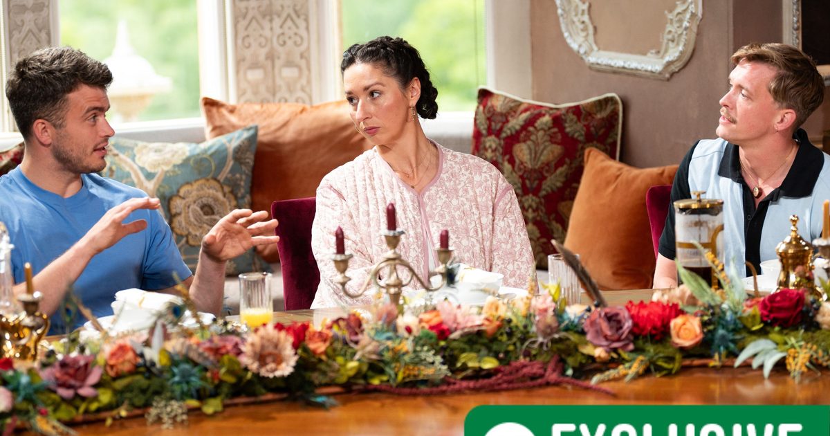 The Traitors' reigning champ predicts who will make it to the final