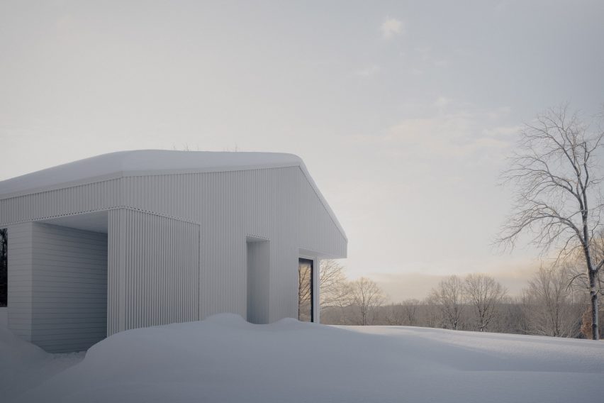 House in Canada by Atelier Kastelic Buffey