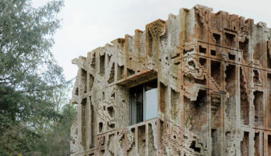 3D printed sand blocks sculpt tùr house’s adaptable facade