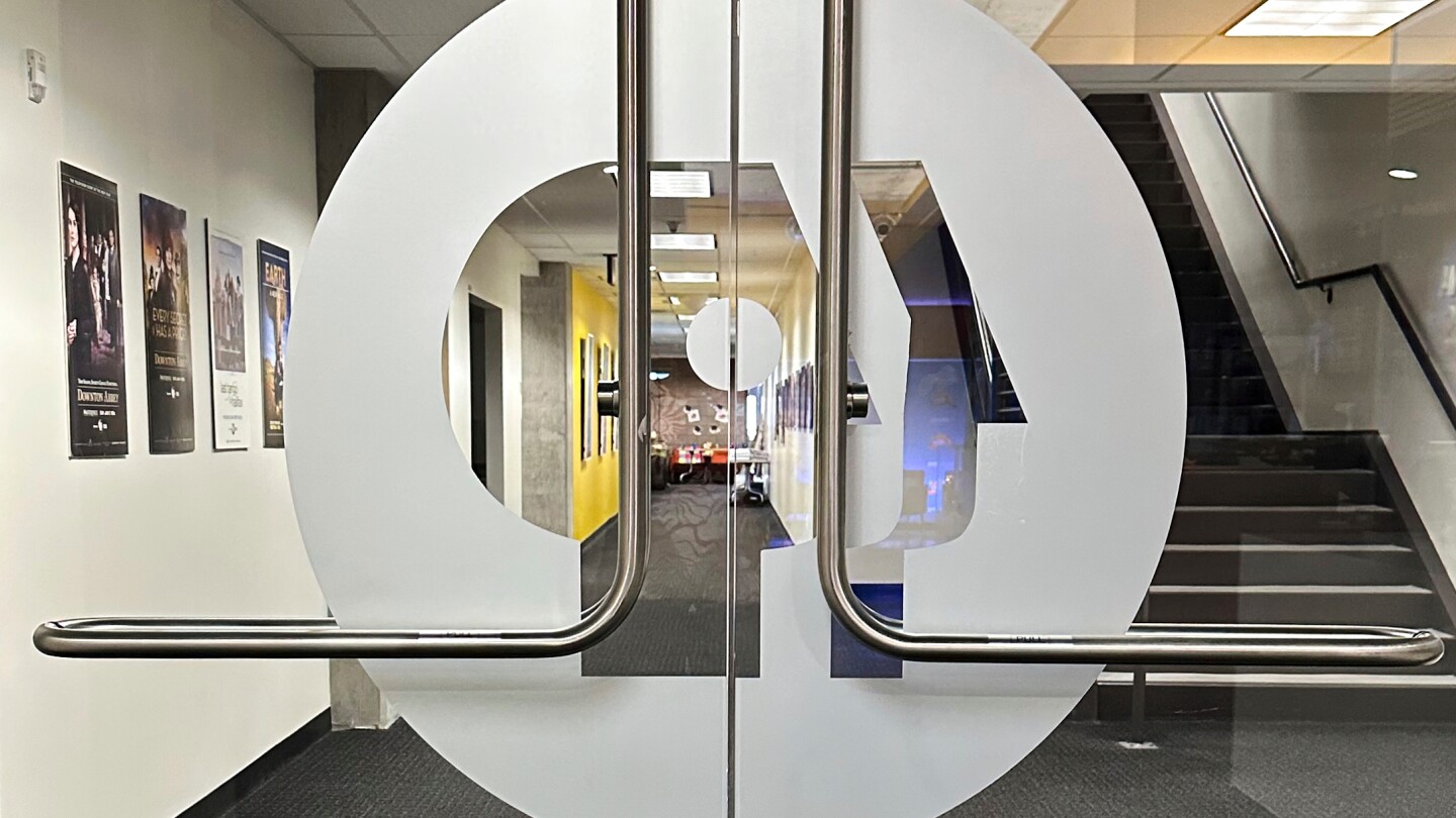 Corporation for Public Broadcasting dissolves itself