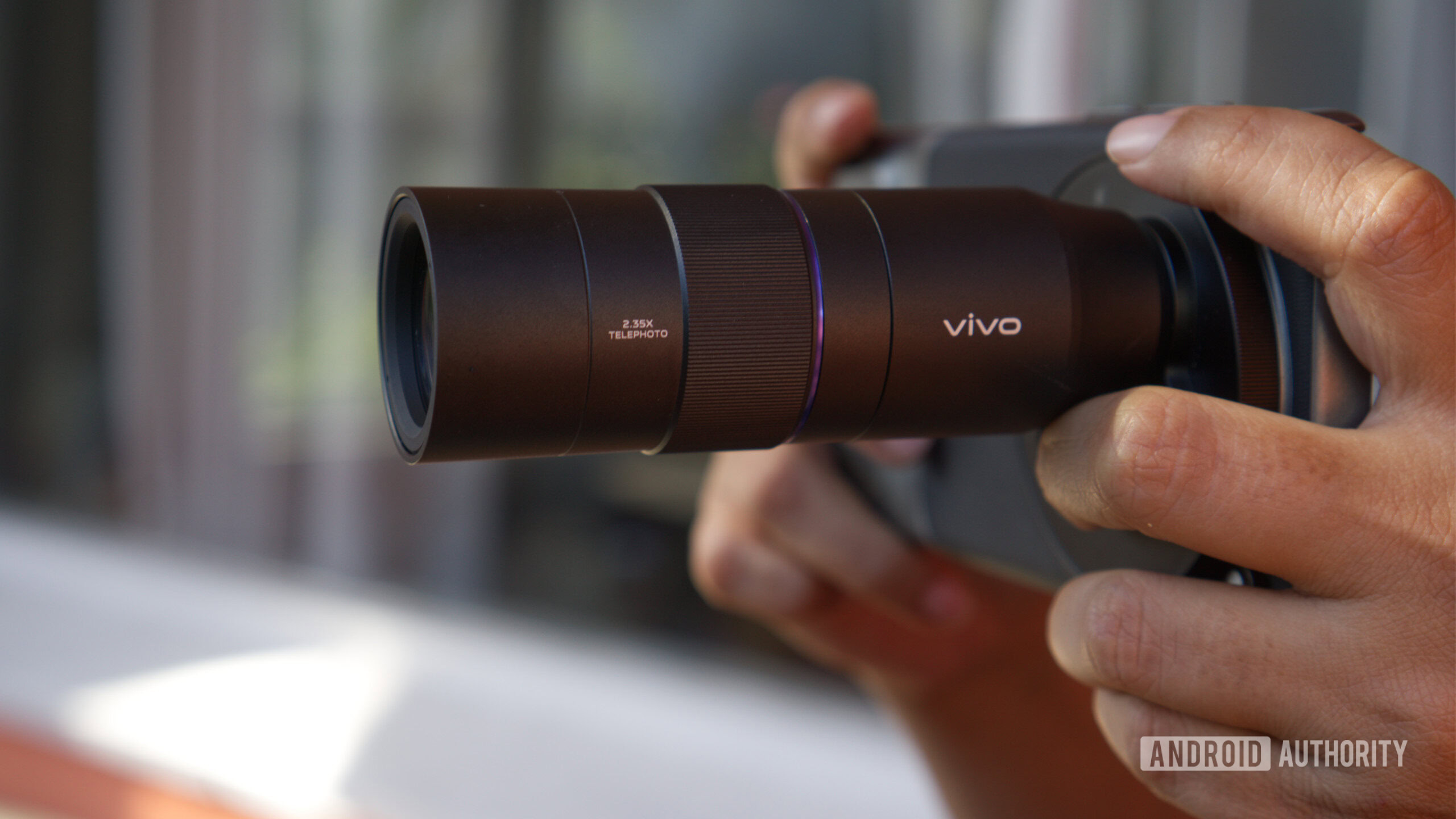 vivo X200 Ultra with external lens side view vivo X200 Ultra with external lens side view