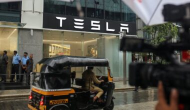 India's GDP growth dips to 7.8%, consumption still strong