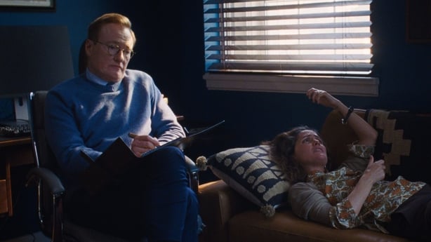 Linda (Rose Byrne) visits her therapist (Conan O'Brien) in If I Had Legs I'd Kick You