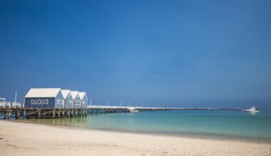 'Superhuman' Australian teen swims hours to save family