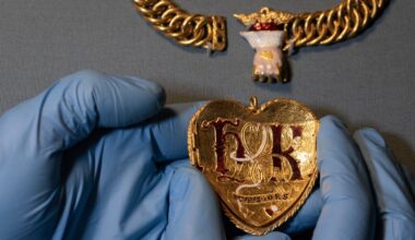 British Museum raises £3.5m to secure Henry VIII pendant