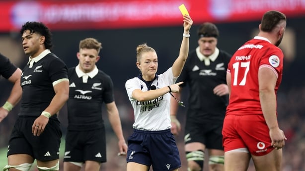 CARDIFF, WALES - NOVEMBER 22: Referee, Holly Davidson, shows Gareth Thomas of Wales a yellow card during the Quilter Nations Series 2025 match between Wales and New Zealand at the Principality Stadium on November 22, 2025 in Cardiff, Wales. (Photo by Dan Mullan/Getty Images)