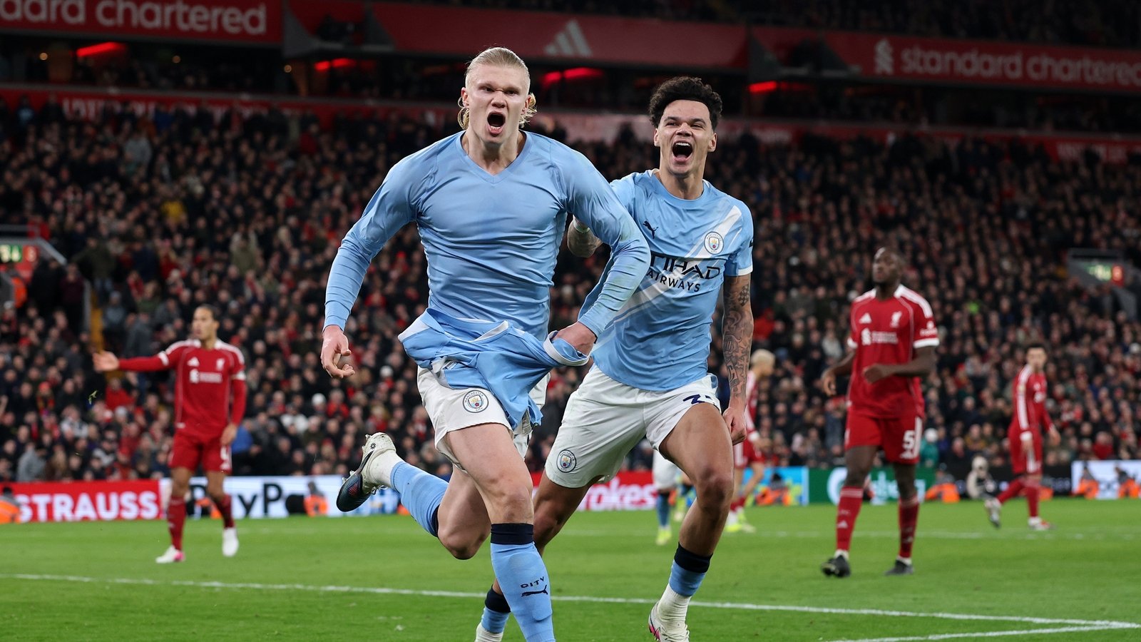 City make light work of Fulham to close in on Arsenal