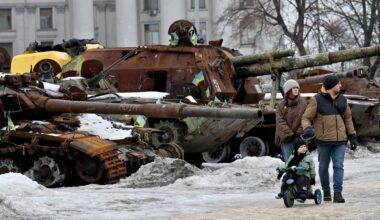 Hundreds of buildings without heat in Ukraine capital