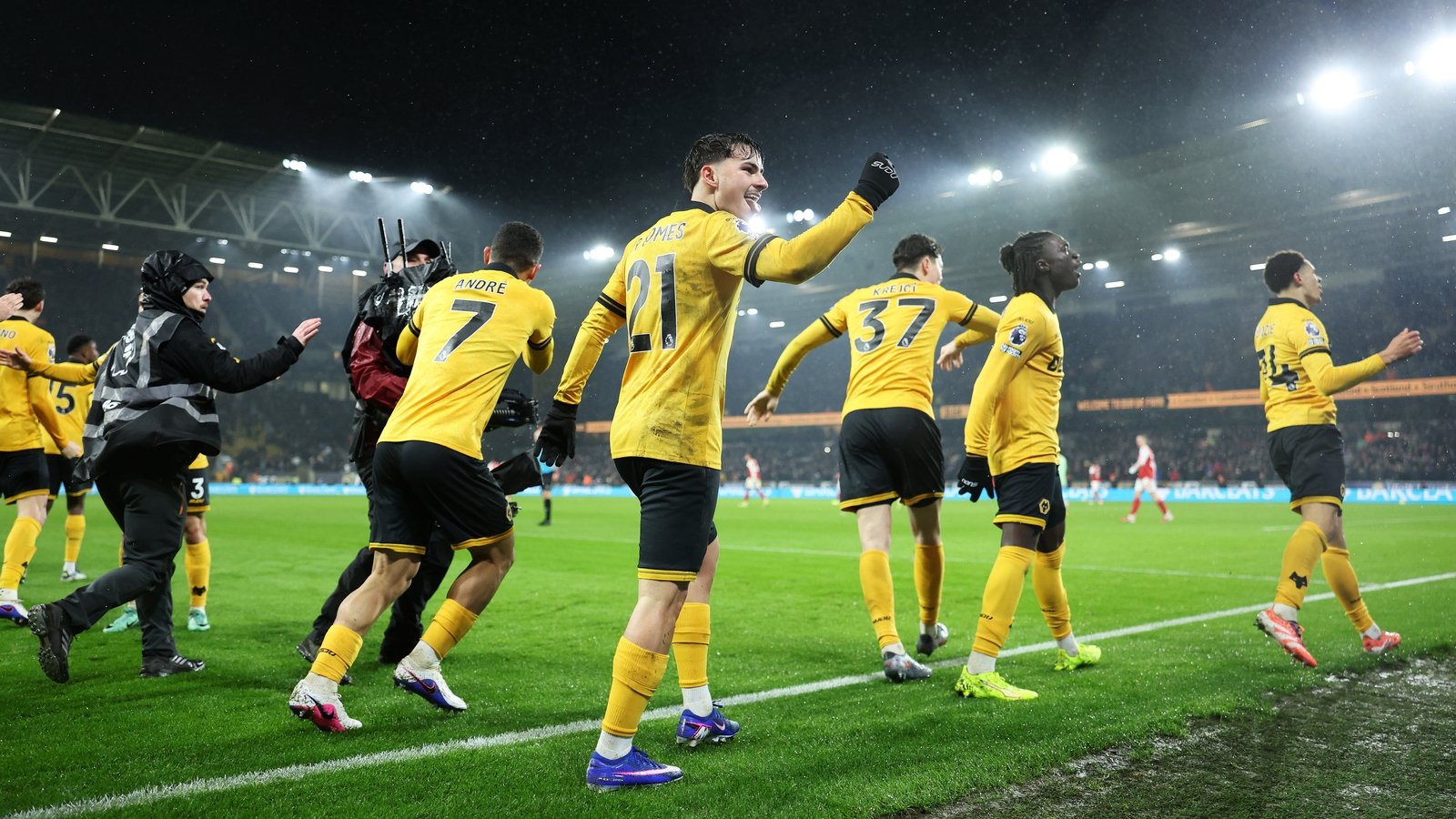 Rock-bottom Wolves rally to earn draw against Arsenal