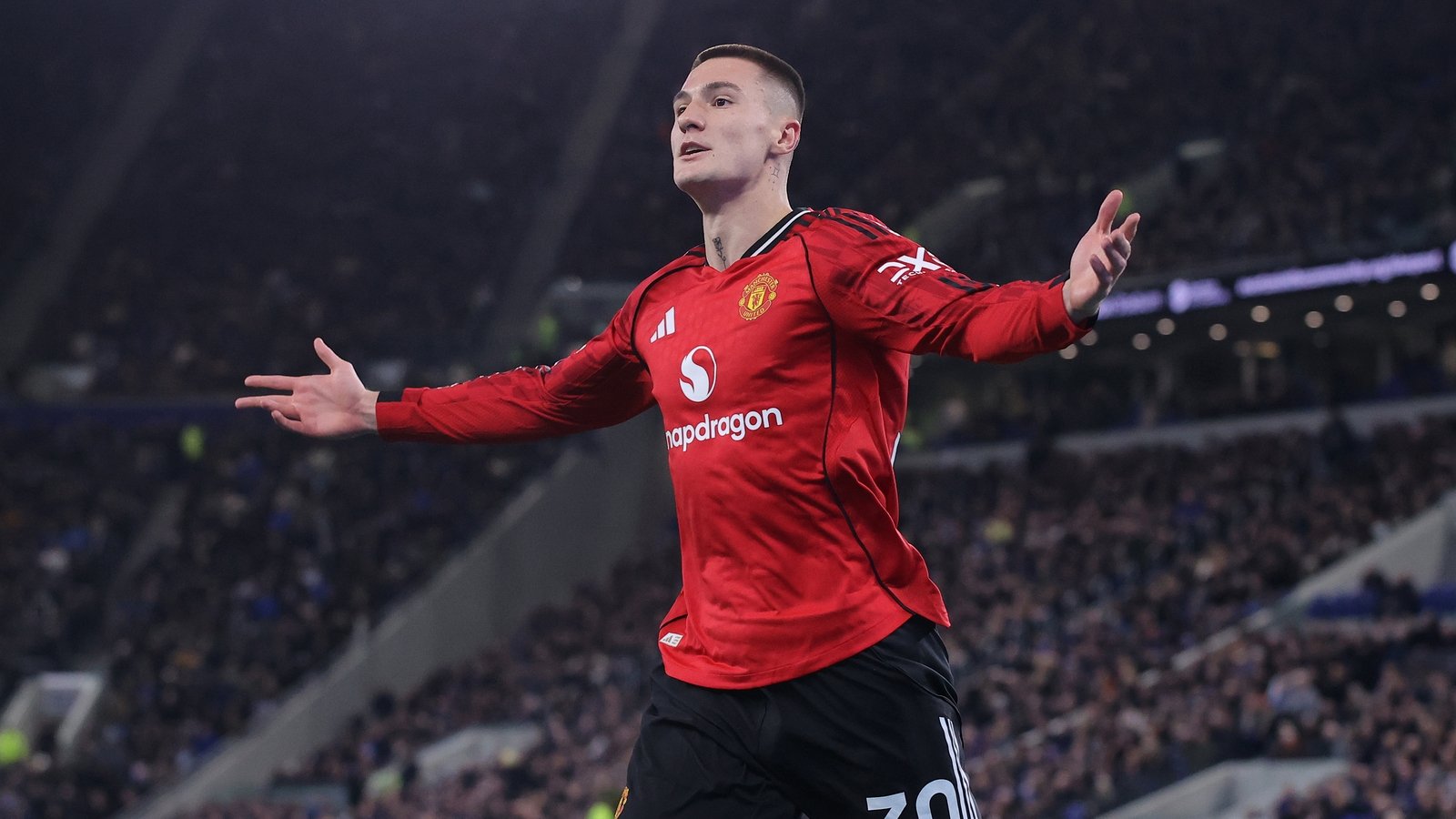 Man United super sub Sesko sinks toothless Toffees