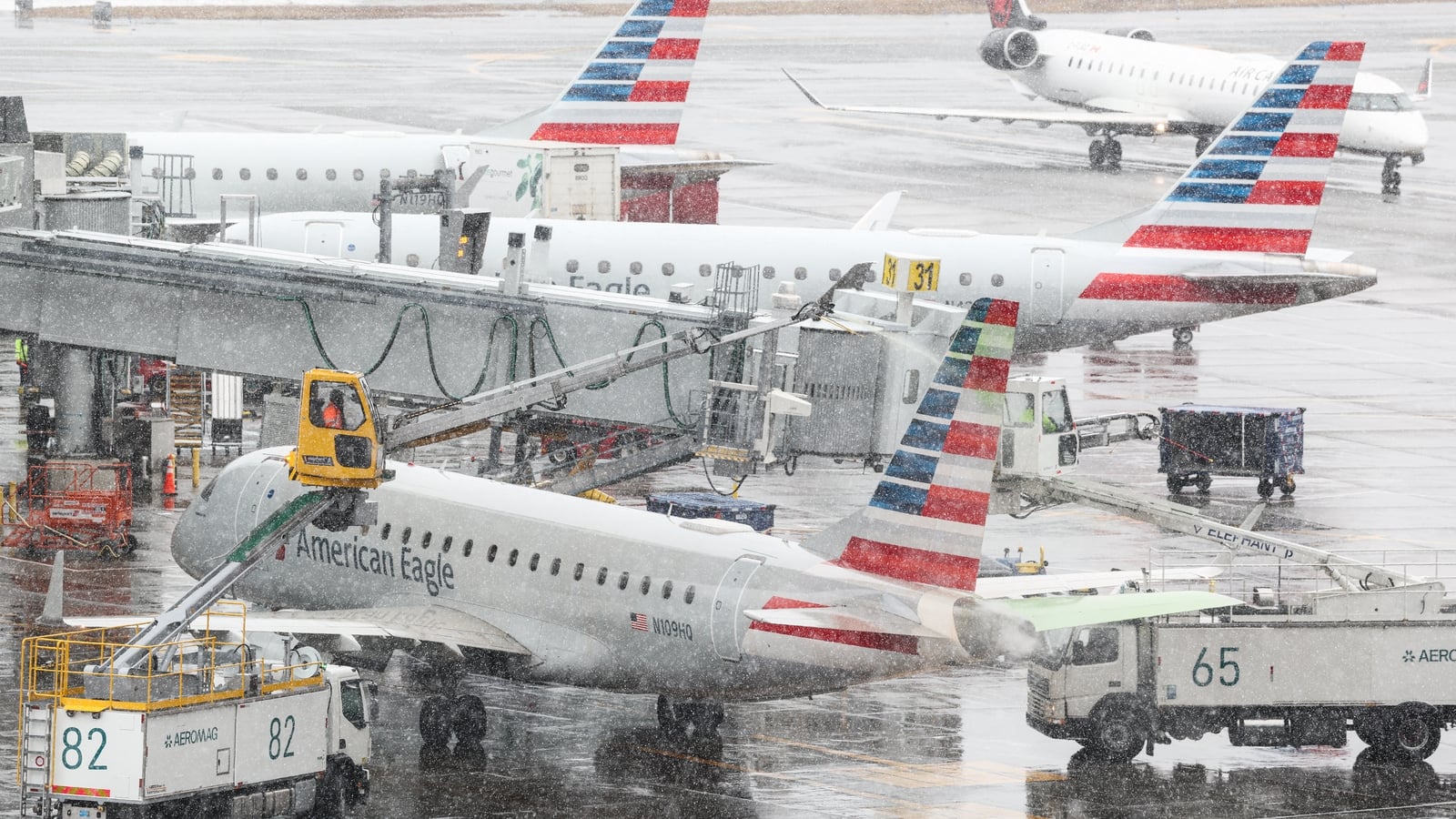 Irish flights cancelled after blizzard hits US northeast