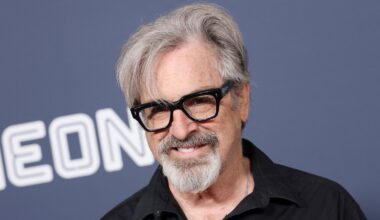 Hilary Duff remembers late co-star Robert Carradine