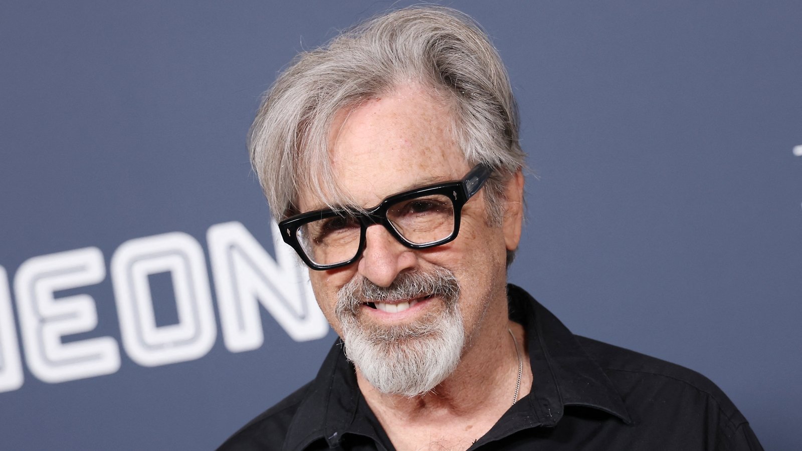 Hilary Duff remembers late co-star Robert Carradine