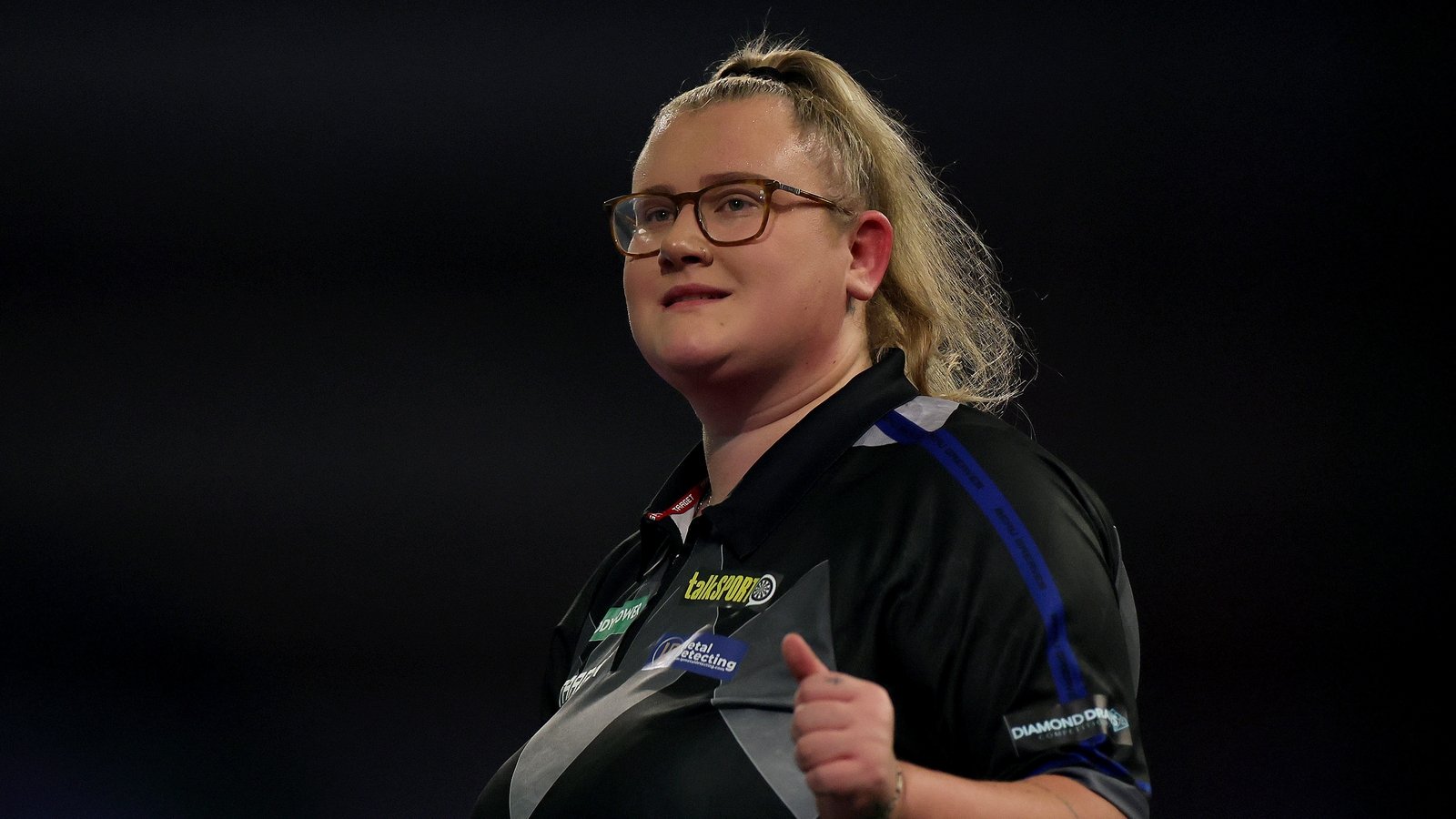 Greaves becomes first female to hit nine-darter on tour