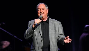 Neil Sedaka, Laughter in the Rain hitmaker, dies at 86