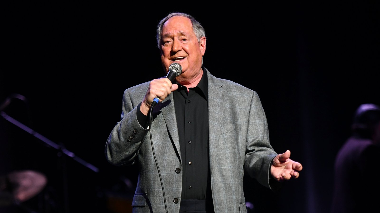 Neil Sedaka, Laughter in the Rain hitmaker, dies at 86