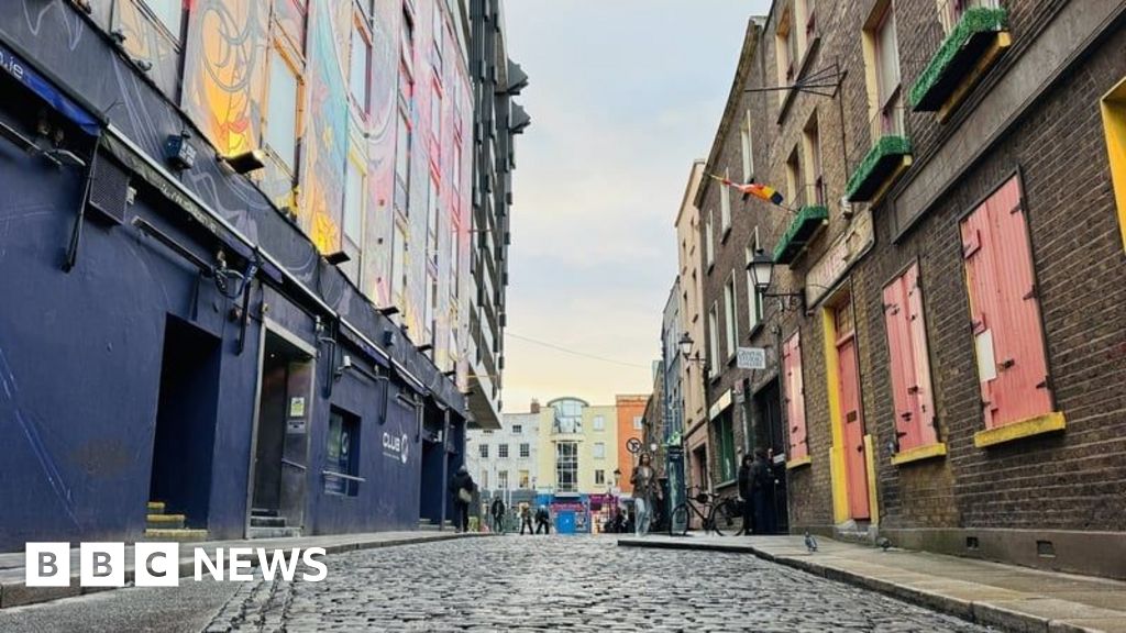 Gardaí still to identify man in critical condition after Dublin attack - BBC