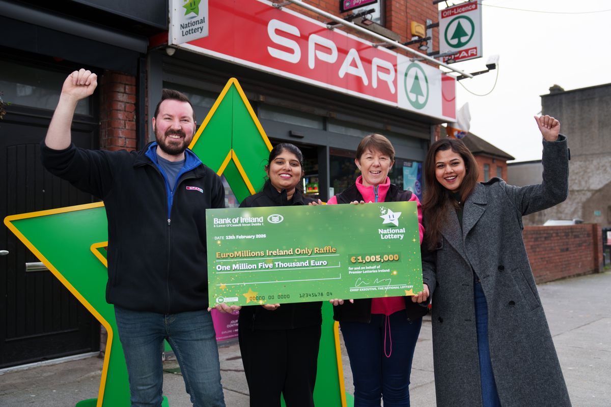 Spar staff Niall Tobin, Sona Sahadevan, Linda brown and Sona Dominic