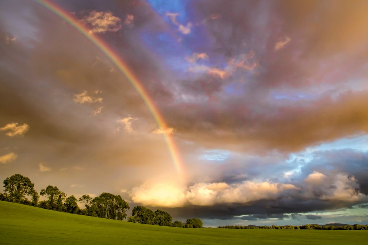 A period of 'nice and settled' conditions is on the way after Ireland was lashed by downpours and gale-force winds across the weekend