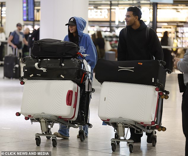 It was reported that the Cape Town airport experienced a power cut after a fire, causing passengers to wait hours to take off