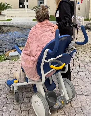 Cass Lacelle at the hospital Cass Lacelle/Instagram