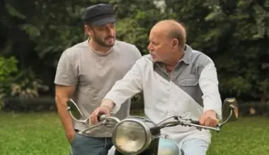 Salim Khan Hospitalised: Salman Khan, Alvira Agnihotri, Aayush Sharma and other family members visit him