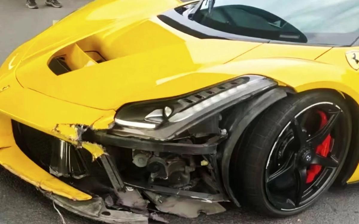 Ferrari LaFerrari Damaged in Crash in China
