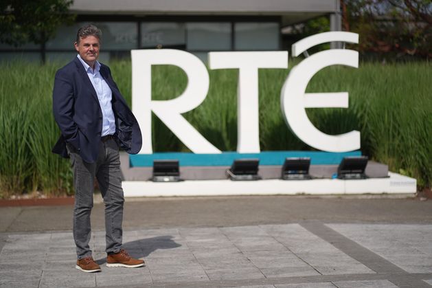 RTÉ director general Kevin Bakhurst says there will be no change to RTÉ pay cap despite Claire Byrne exit,