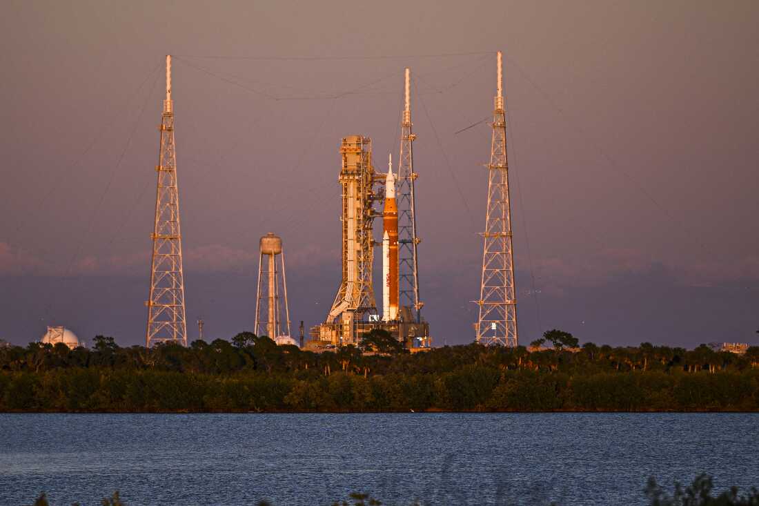 NASA has delayed the launch of its Artemis II lunar fly-by mission by at least a month. Testing of the rocket, shown here on the launch pad at the Kennedy Space Center in Florida last Sunday, revealed a number of issues. The launch, with four astronauts, would be the first crewed mission to the Moon in more than 50 years.