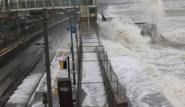 Major disruption to Irish Rail services; Met Éireann orange and yellow weather warnings in effect – The Irish Times
