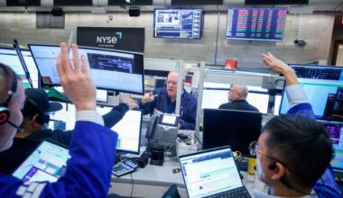 Irish shares hit amid declines in Europe and US stock markets