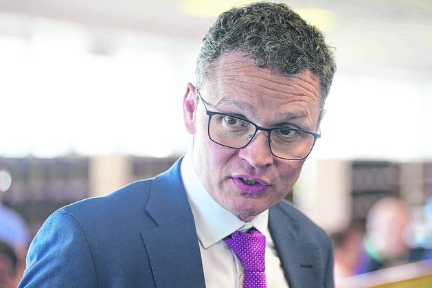 Ireland examines France’s draft law to ban children under 16 from social media